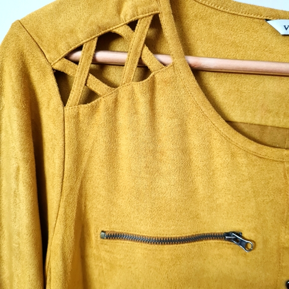 Yellow vibe top in suede - Picture 4 of 4